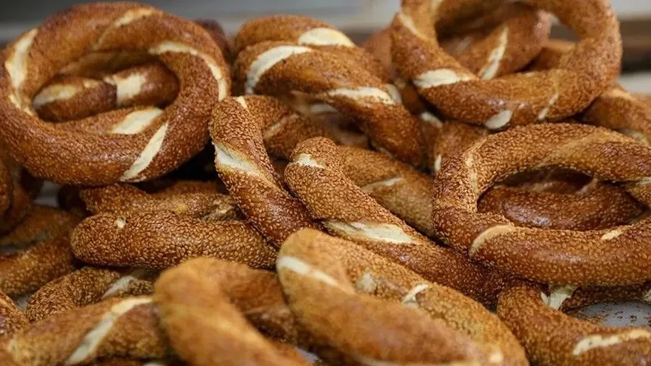 İstanbul'da simit fiyatlarına yapılan zam sonrası Ticaret Bakanlığı sahaya iniyor: En ağır yaptırımlar uygulanacak