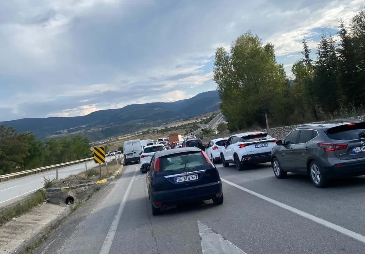 Karabük'te Kemikli rampalarında yol çalışması! 21 ilin geçiş güzergahında trafik durma noktasına geldi