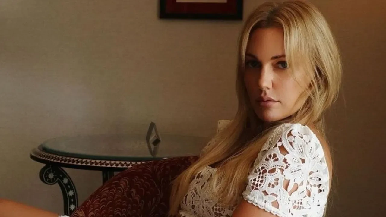 Meryem Uzerli’yi otel odasında şaşırtan tesadüf! Muhteşem Yüzyıl’ın sesini duyunca dayanamadı