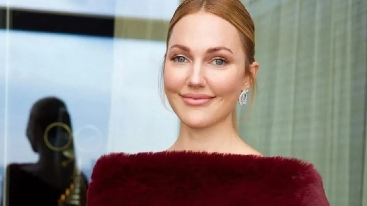 Meryem Uzerli’yi otel odasında şaşırtan tesadüf! Muhteşem Yüzyıl’ın sesini duyunca dayanamadı