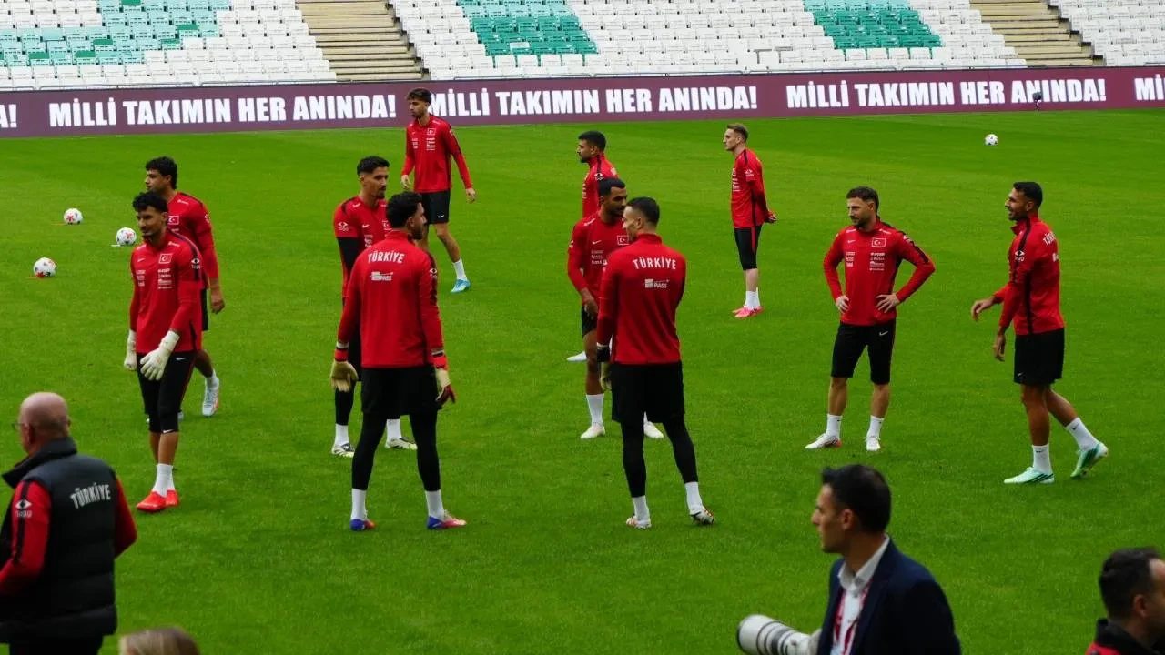 Türkiye, İtalya maçı hazırlıklarını tamamladı! Antrenmanda İlhan Fakılı gelişmesi