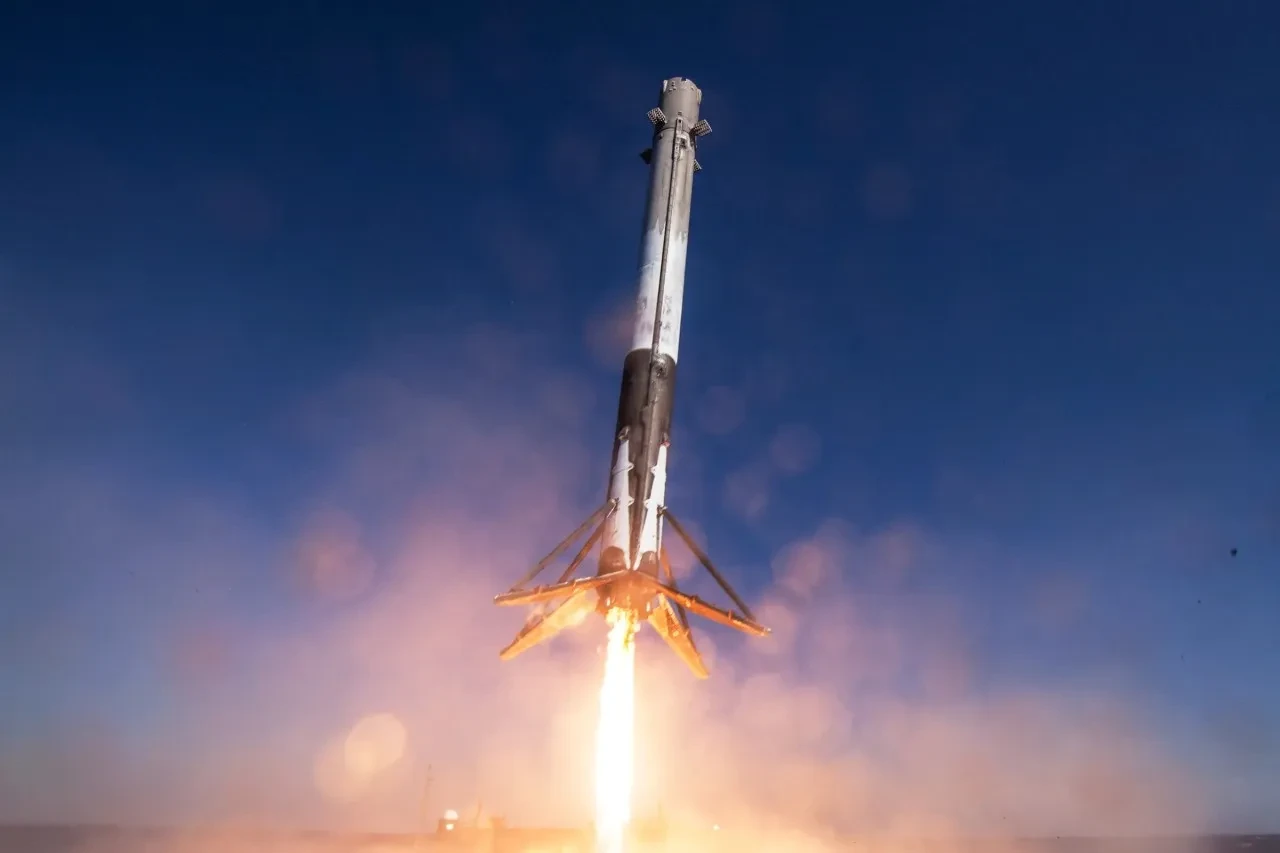 TÜRKSAT uydularını da uzaya taşımıştı! SpaceX'ten Falcon 9 roketi hakkında yeni karar