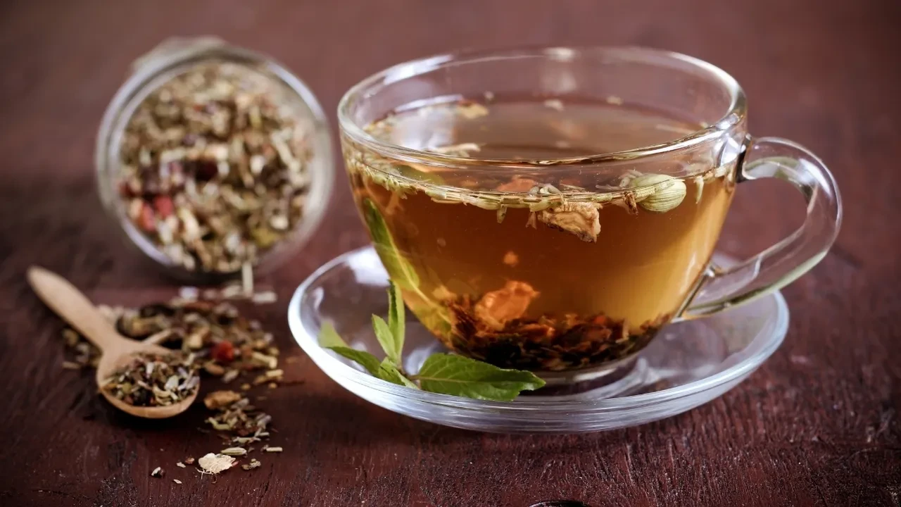 Yemekten sonra karın neden şişer? Karın şişliğini indiren çay