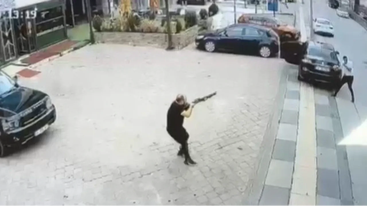 Ankara’da  spor salonu kavgası: 1 kişinin öldüğü silahlı saldırı kamerada