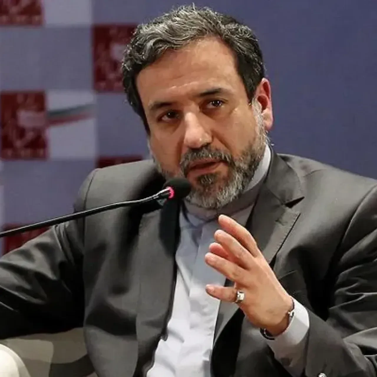 Arakçi savaştaki 2 seçeneği sıralayıp çağrı yaptı: Seçim Trump'ın 