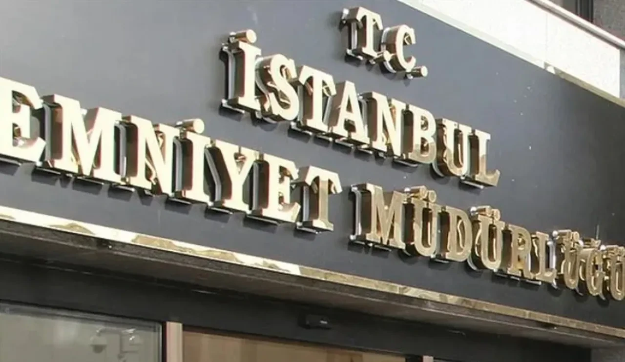 Bayrampaşa'da "okulda silahlı şahıslar yakalandı" iddiası: Emniyet işin aslını açıkladı