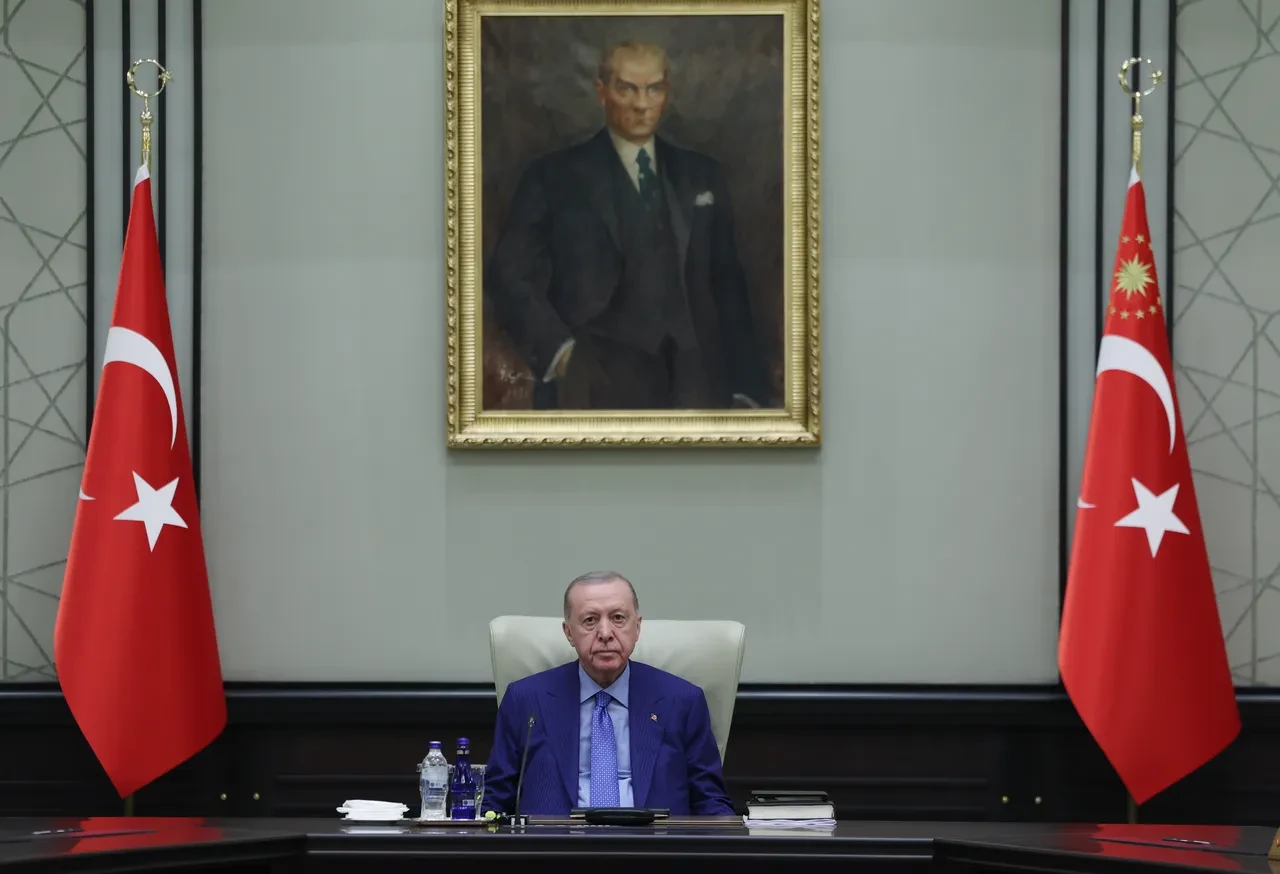 Cumhurbaşkanlığı Kabinesi'nde ele alındı: Cumhurbaşkanı Erdoğan'dan fon soruşturması çıkışı
