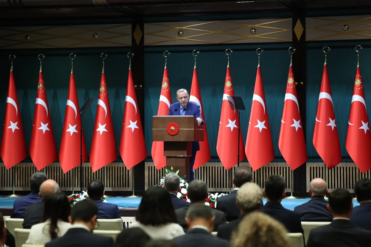 Cumhurbaşkanlığı Kabinesi'nde ele alındı: Cumhurbaşkanı Erdoğan'dan fon soruşturması çıkışı