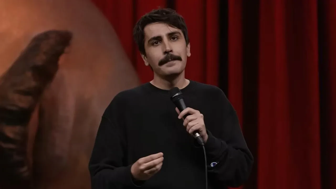 Deniz Göktaş serbest mi bırakıldı, ceza aldı mı, tahliye mi oldu? Komedyen Deniz Göktaş kimdir, neden gözaltına alınmıştı?