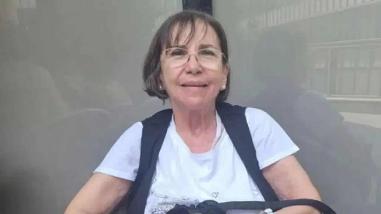 İnci Türkay’dan Gül Onat’ı duygulandıran ziyaret! Sihirli Annem’in Perihan Teyzesini yalnız bırakmadı
