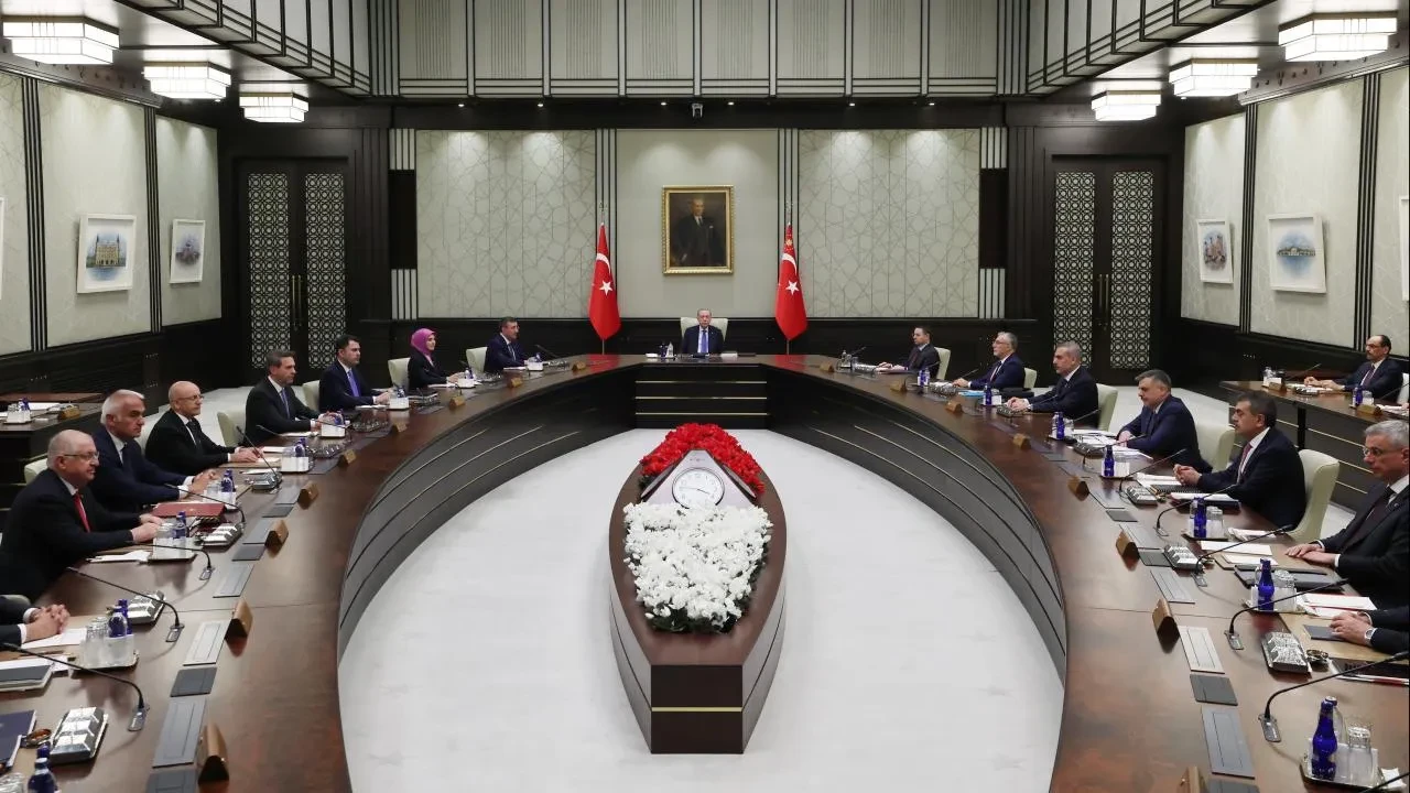 Kabine bugün toplanıyor: Fon soruşturması dahil masada kritik başlıklar var