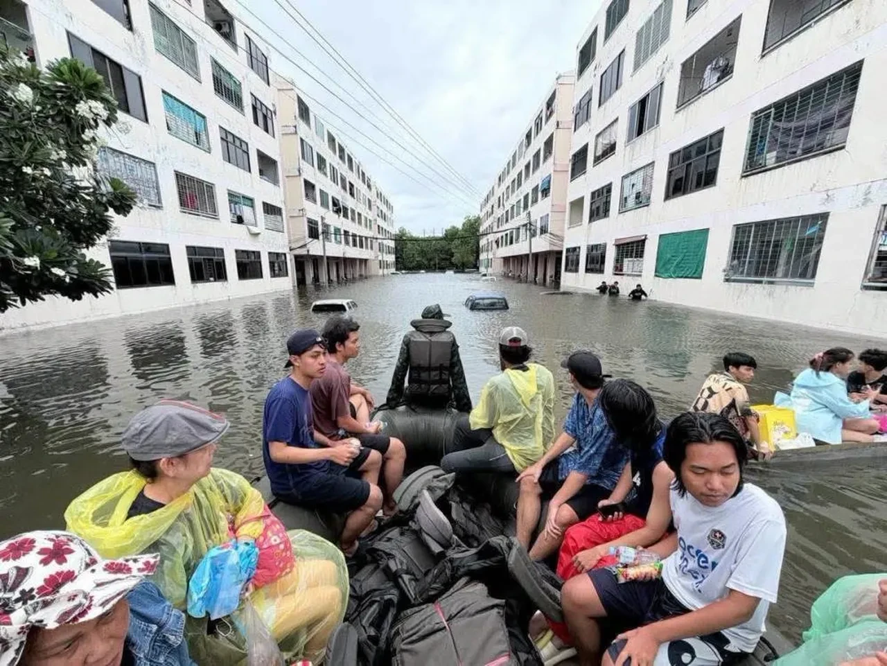 Tayland'da muson yağışlarının yol açtığı sel felaketinde can kaybı 8'e yükseldi