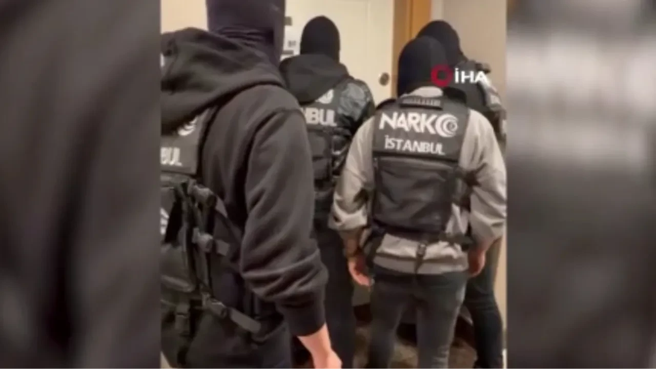Zehir tacirine operasyon kamerada! Kilolarca metanfetamin ele geçirildi