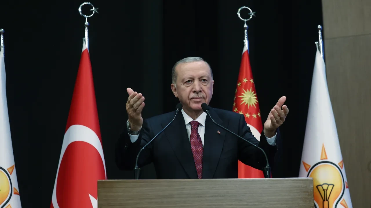 Cumhurbaşkanı Erdoğan'dan AK Parti toplantısında sert mesajlar: Tasfiye edilen fonlar için tam yetkili kurul oluşturuldu