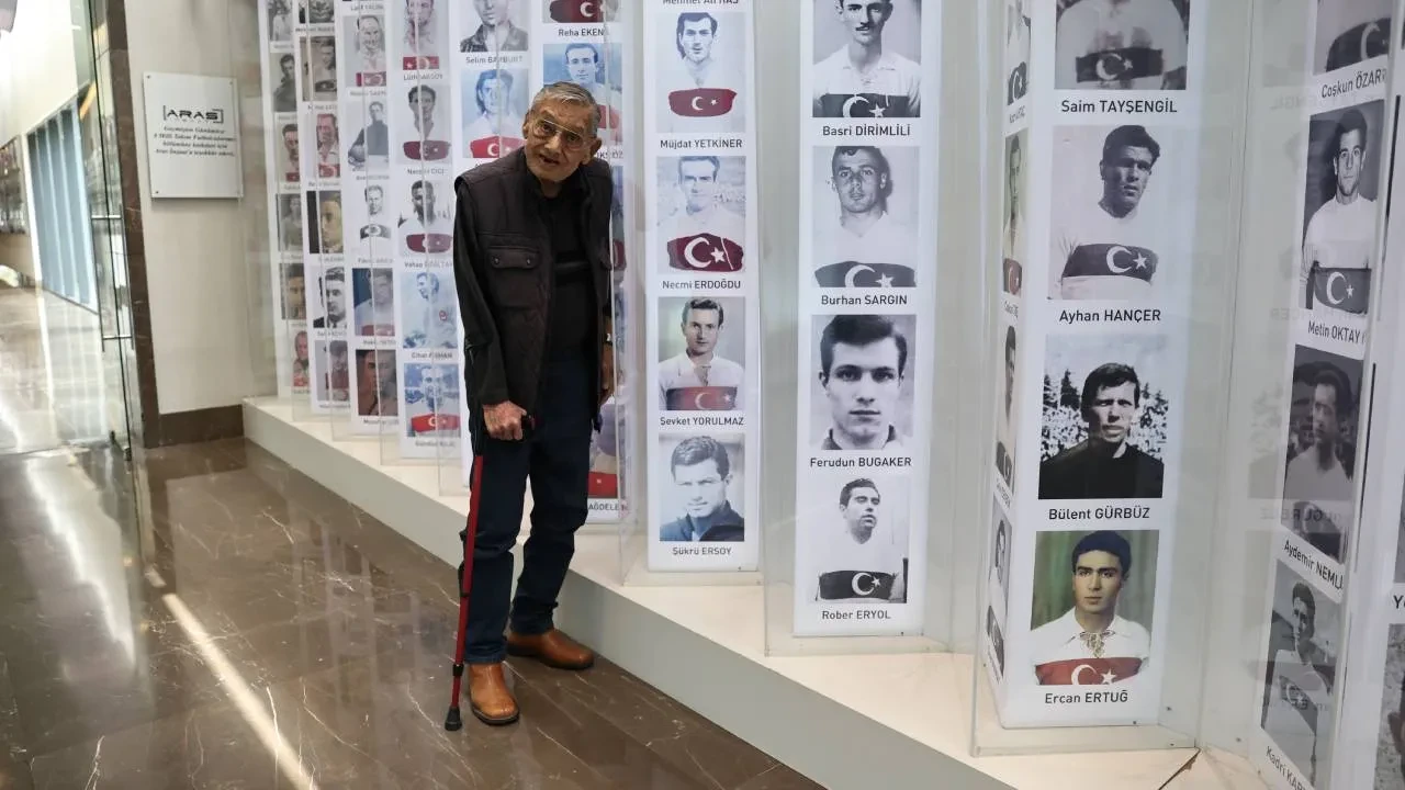 Fenerbahçe'nin eski yıldızı hayatını kaybetti! Sarı-lacivertlilerden taziye mesajı