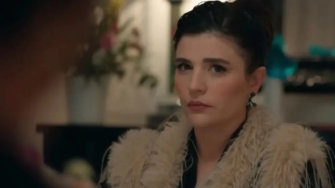 Gonca Vuslateri, Kıvanç Tatlıtuğ ve Kenan İmirzalıoğlu'nun yolunda gitti! Her şeyi kapattı