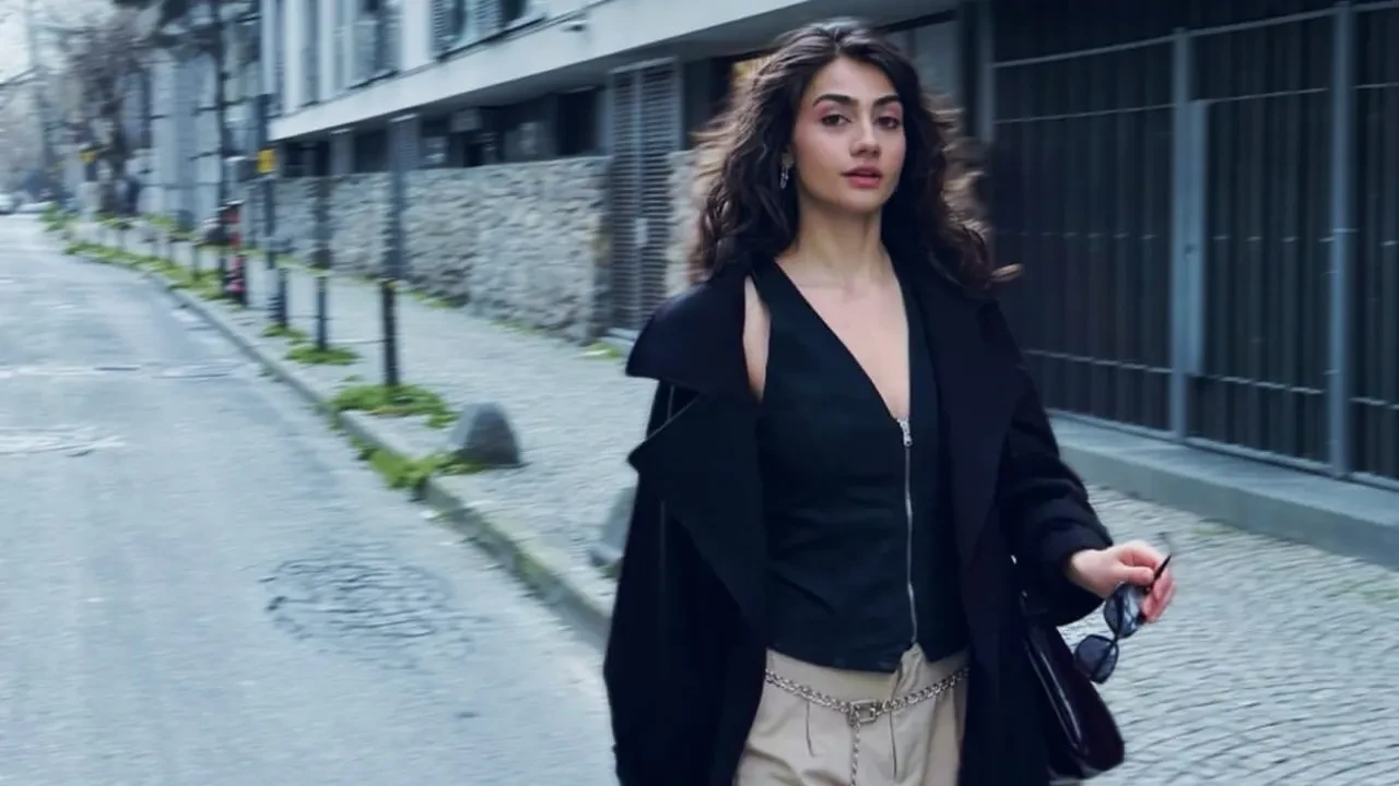 Hazal Akkın Halef dizisinde! 'Dilşat' karakteriyle geliyor