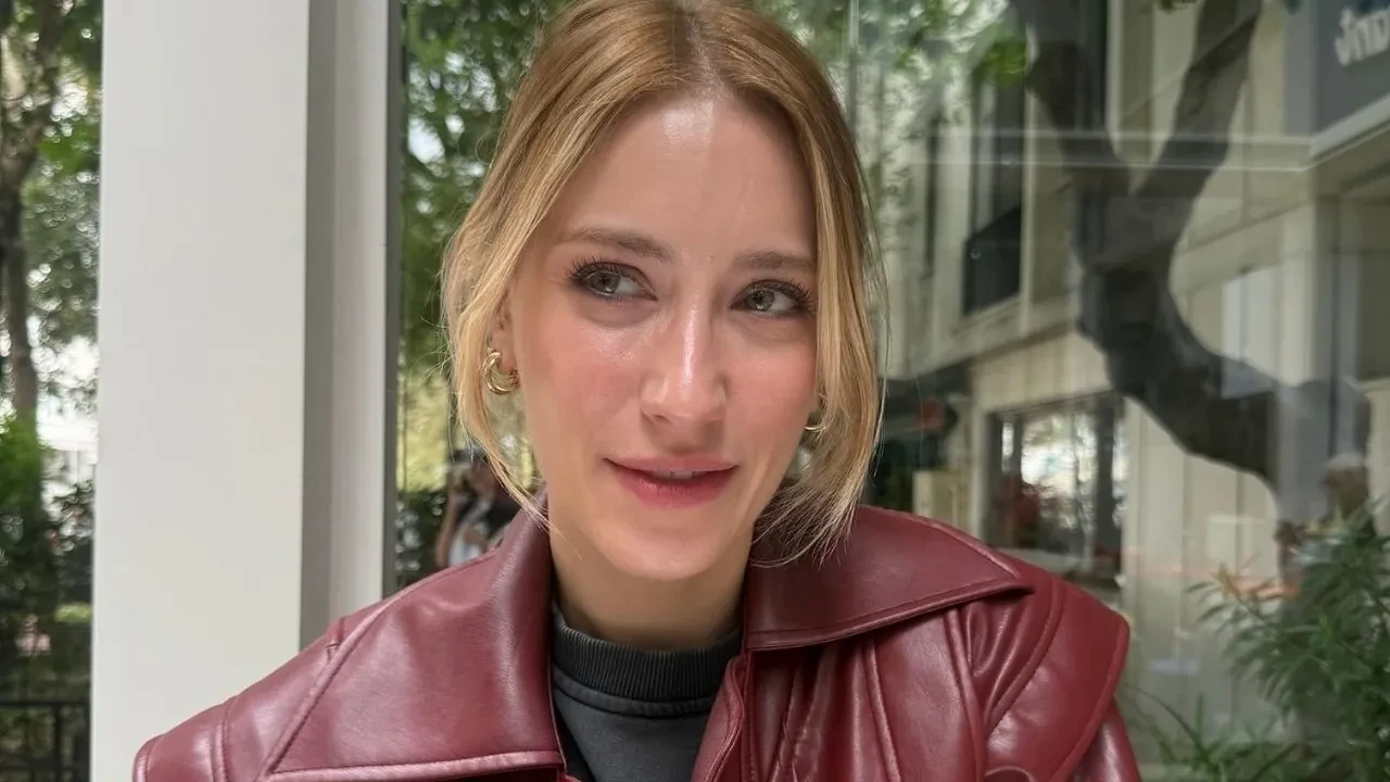 Hazal Kaya'yı görenler tanıyamadı! Elmacık kemiğinden göz altı torbalarına burnuna kadar yaptırmış