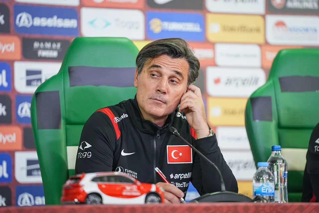 İbrahim Hacıosmanoğlu tepkilere dayanamadı! Taraftarların istifa tezahüratlarına olay tepki