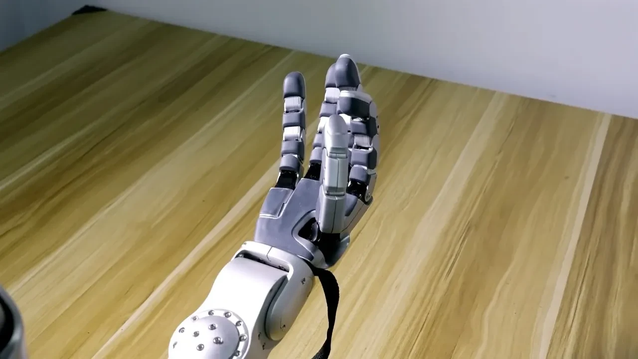 İnsan elinin tıpatıp aynısı robot eli geliştirildi! Yapabildikleriyle şaşırtıyor