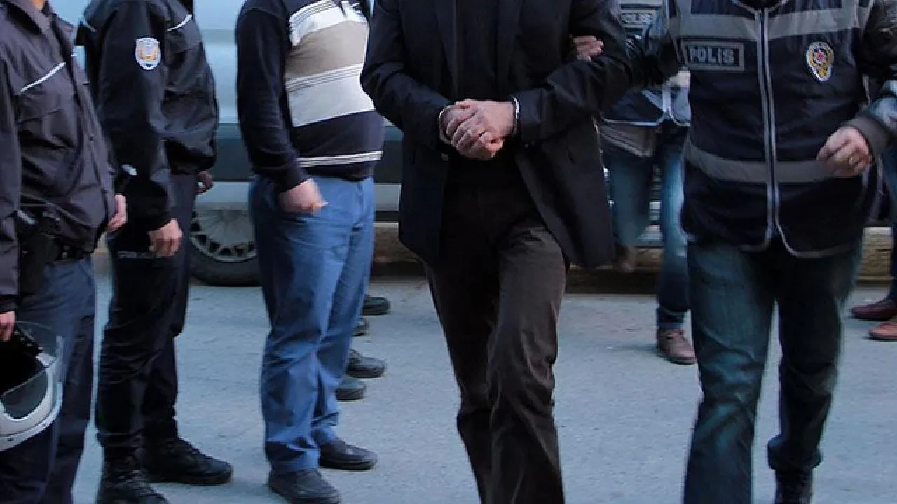 İstanbul merkezli 6 ilde FETÖ operasyonu: Çok sayıda gözaltı var