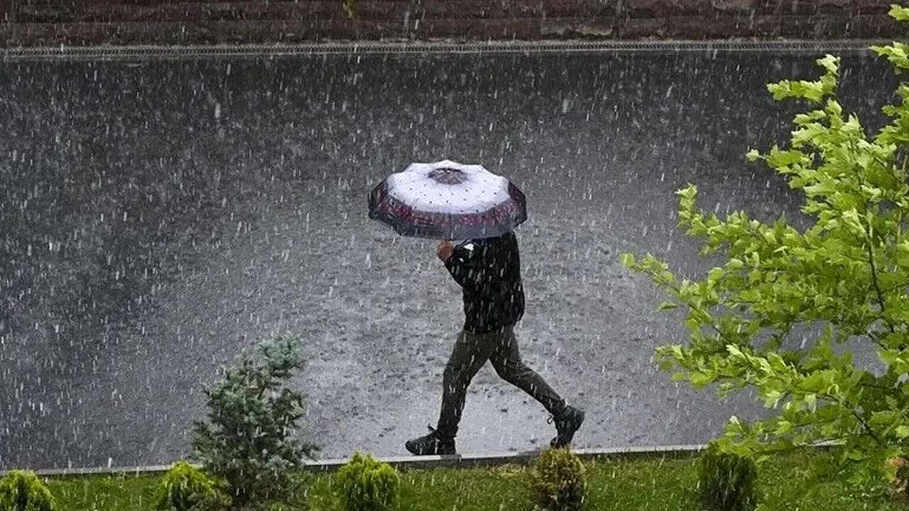 İstanbullular dikkat! Meteoroloji ve Valilik tarih verdi: Sağanak kuvvetli vuracak
