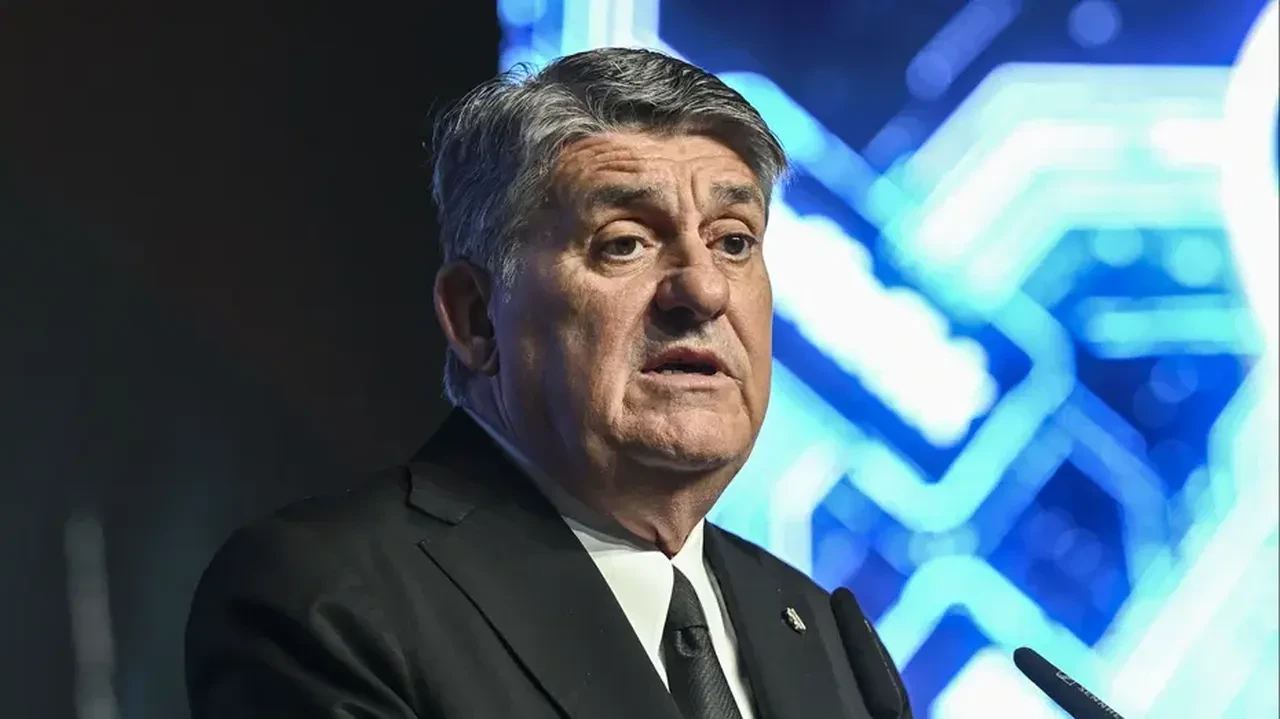 Italiano istedi, Serdal Adalı yeni transferi resmen açıkladı: 'Devre arasında alacağız!'