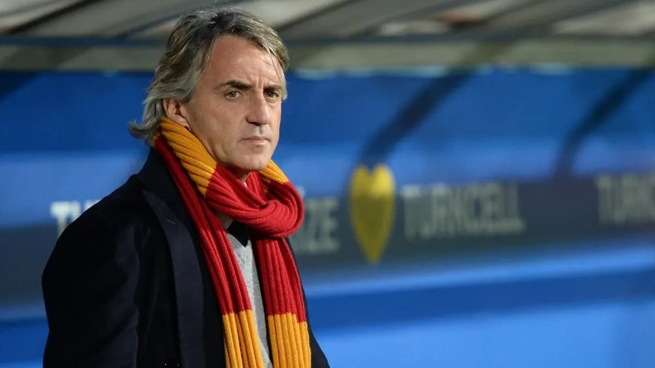 Mancini stattan çıkarken tek bir kelime söyledi, bütün sosyal medya o cümleye kilitlendi!