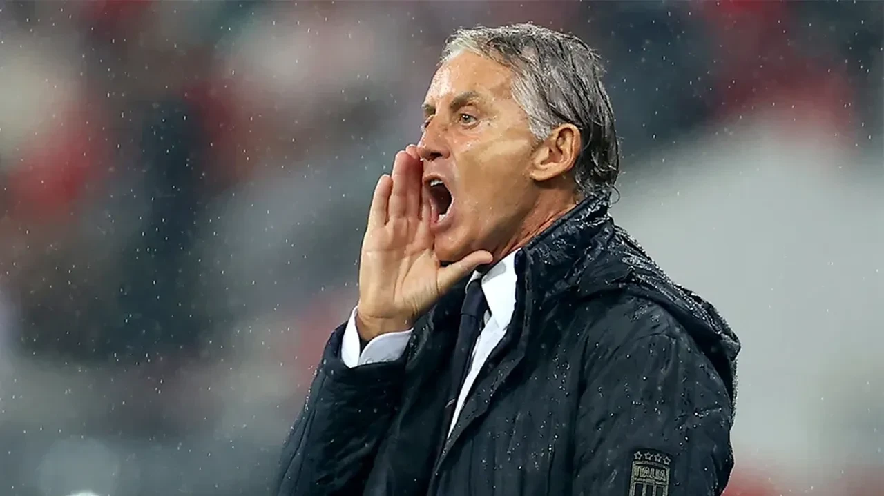 Mancini stattan çıkarken tek bir kelime söyledi, bütün sosyal medya o cümleye kilitlendi!
