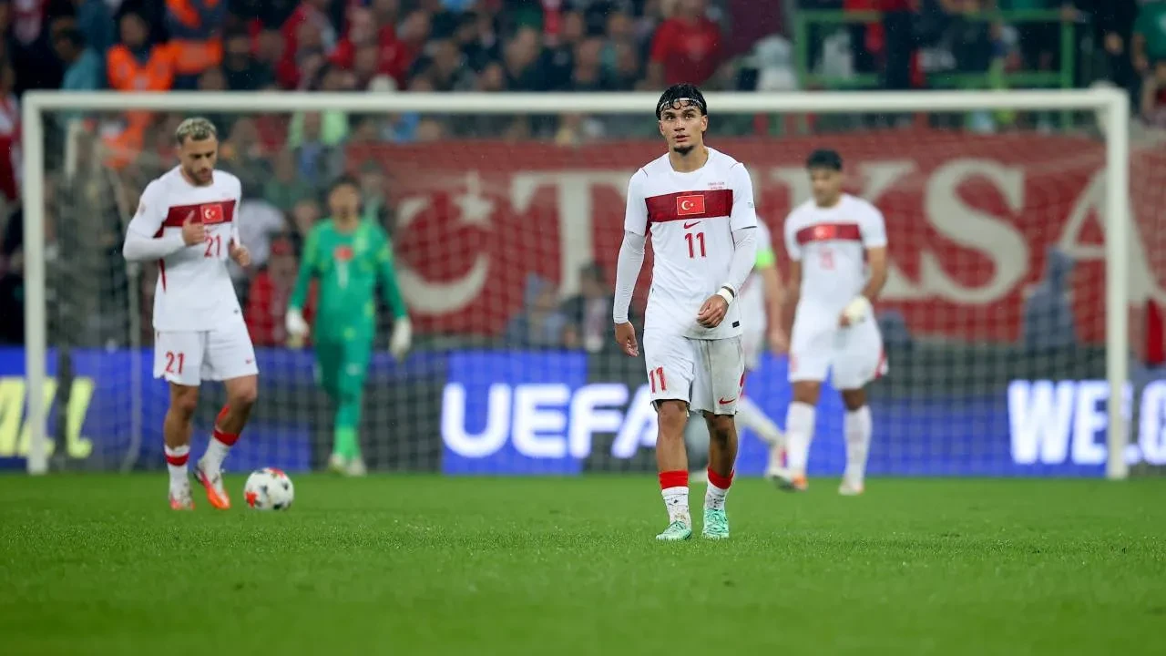 Milli futbolcu Merih Demiral'dan İtalya mağlubiyeti sonrası açıklama! "Utanç duyuyoruz"