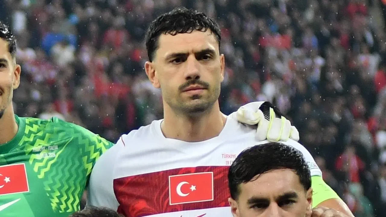 Milli futbolcu Merih Demiral'dan İtalya mağlubiyeti sonrası açıklama! "Utanç duyuyoruz"