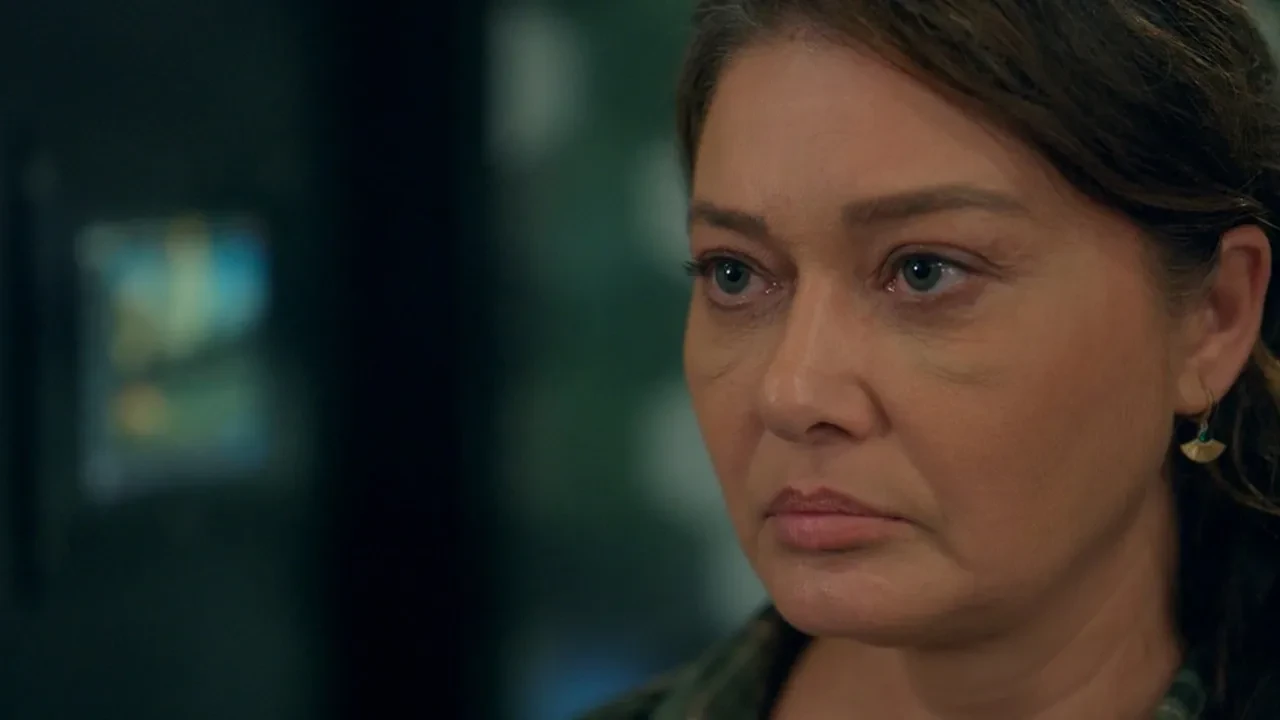 Nurgül Yeşilçay'ın Ömür Usta kararı olay oldu! Saçlarını boyatmadı, botoksu bıraktı