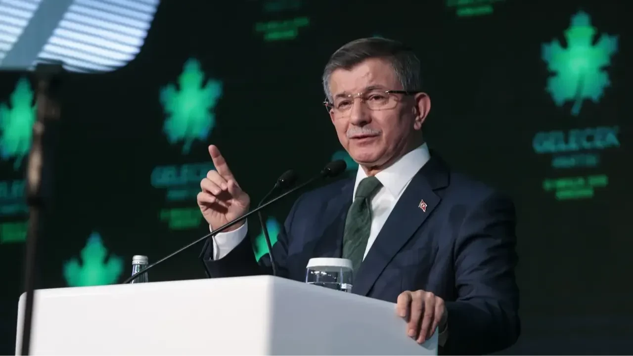 Ahmet Davutoğlu hakkında soruşturma başlatıldı!