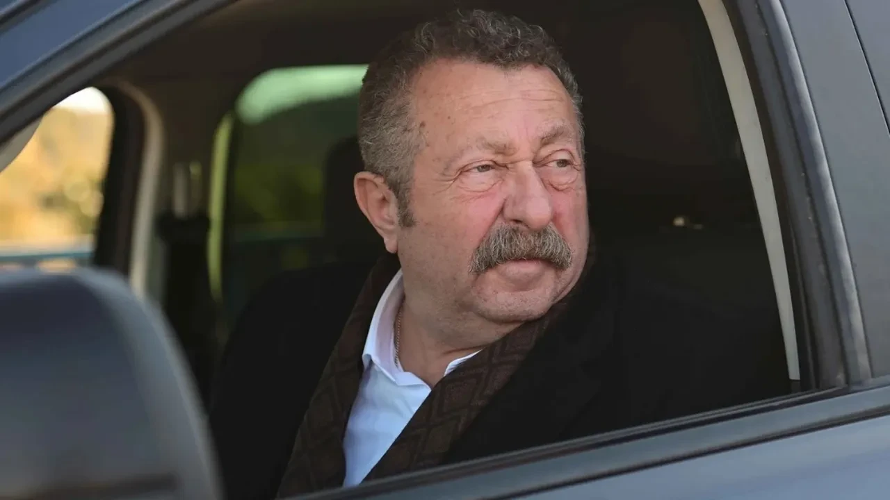 Altı Üstü İstanbul dizisine bomba transfer! Usta oyuncu Erkan Can 'Hikmet' rolüyle kadroda