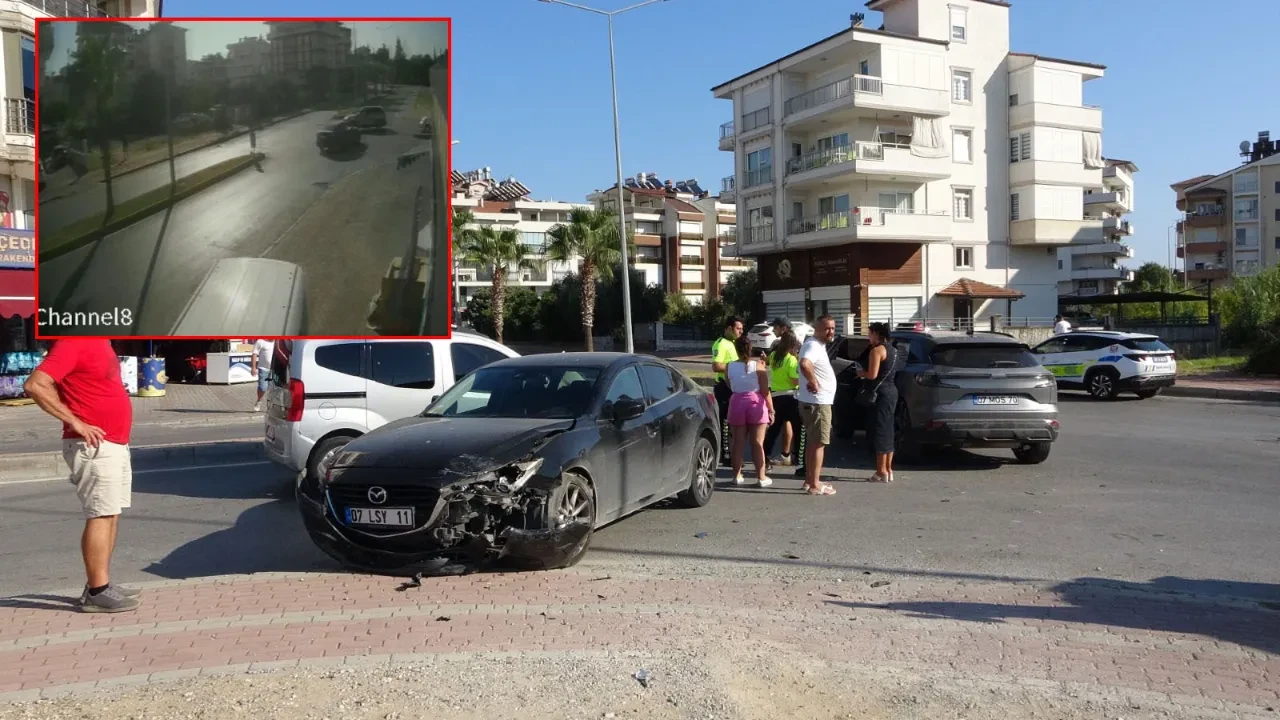 Aniden durdu kaza kaçınılmaz oldu! Zincirleme kaza anı kamerada
