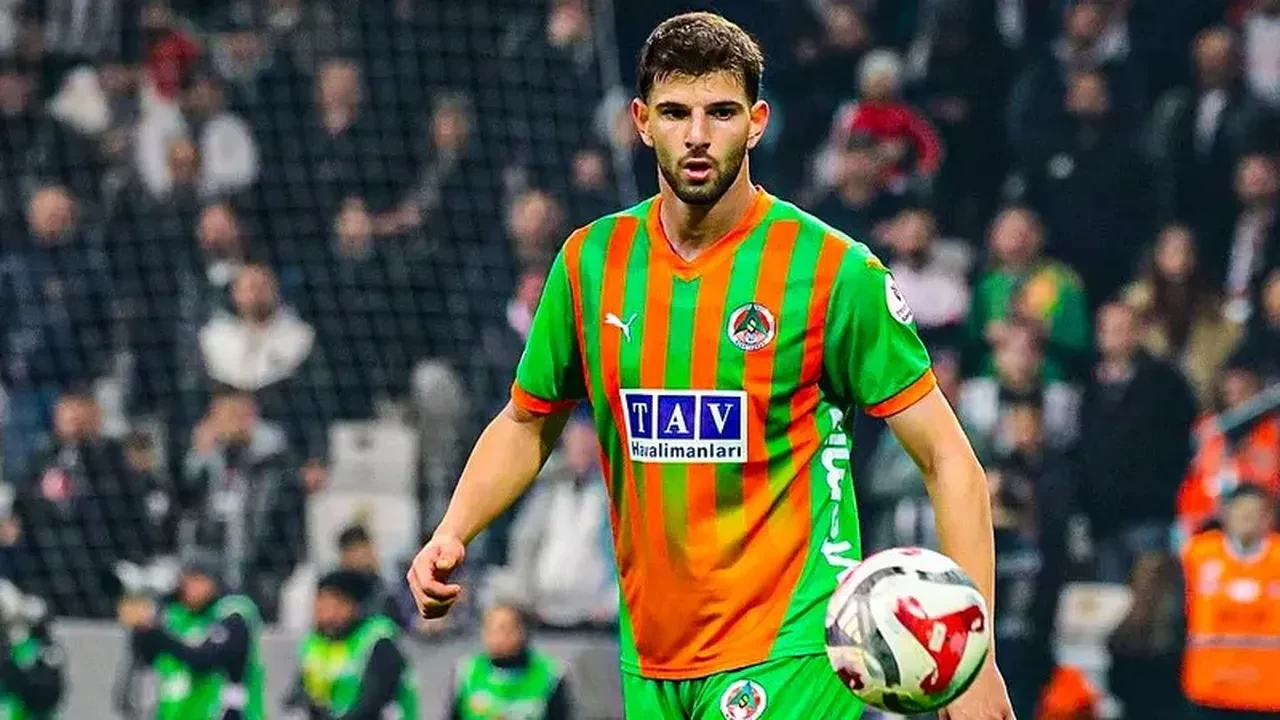 Beşiktaş yeni transferine kavuşuyor! Ümit Akdağ'ın İstanbul'a geliş saati açıklandı