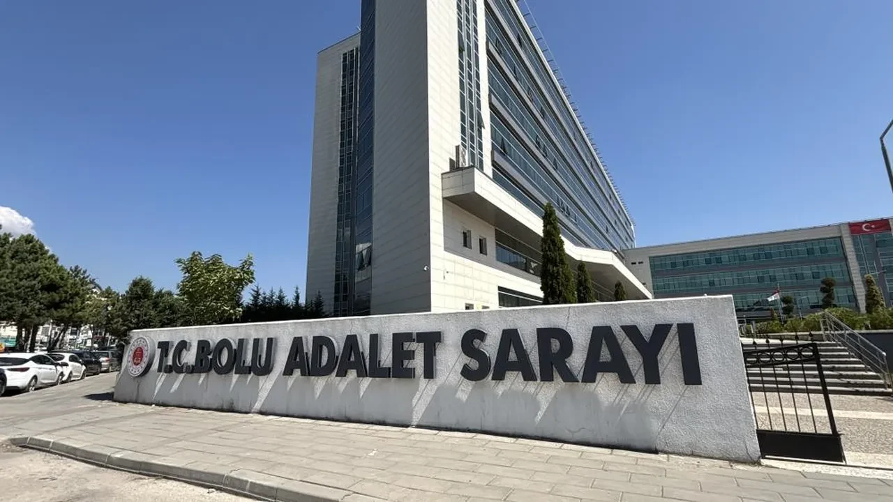 Bolu Belediyesi'nde 34 milyonluk 'hayali mesai' soruşturması: 14 şüpheli adliyeye sevk edildi