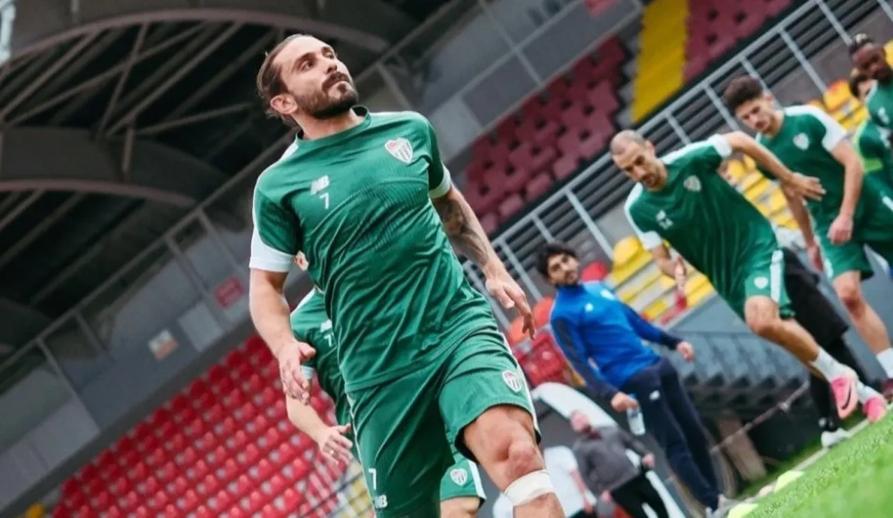 Bursaspor maçı hangi kanalda, CANLI nereden izlenir? İstanbulspor maçı başlıyor