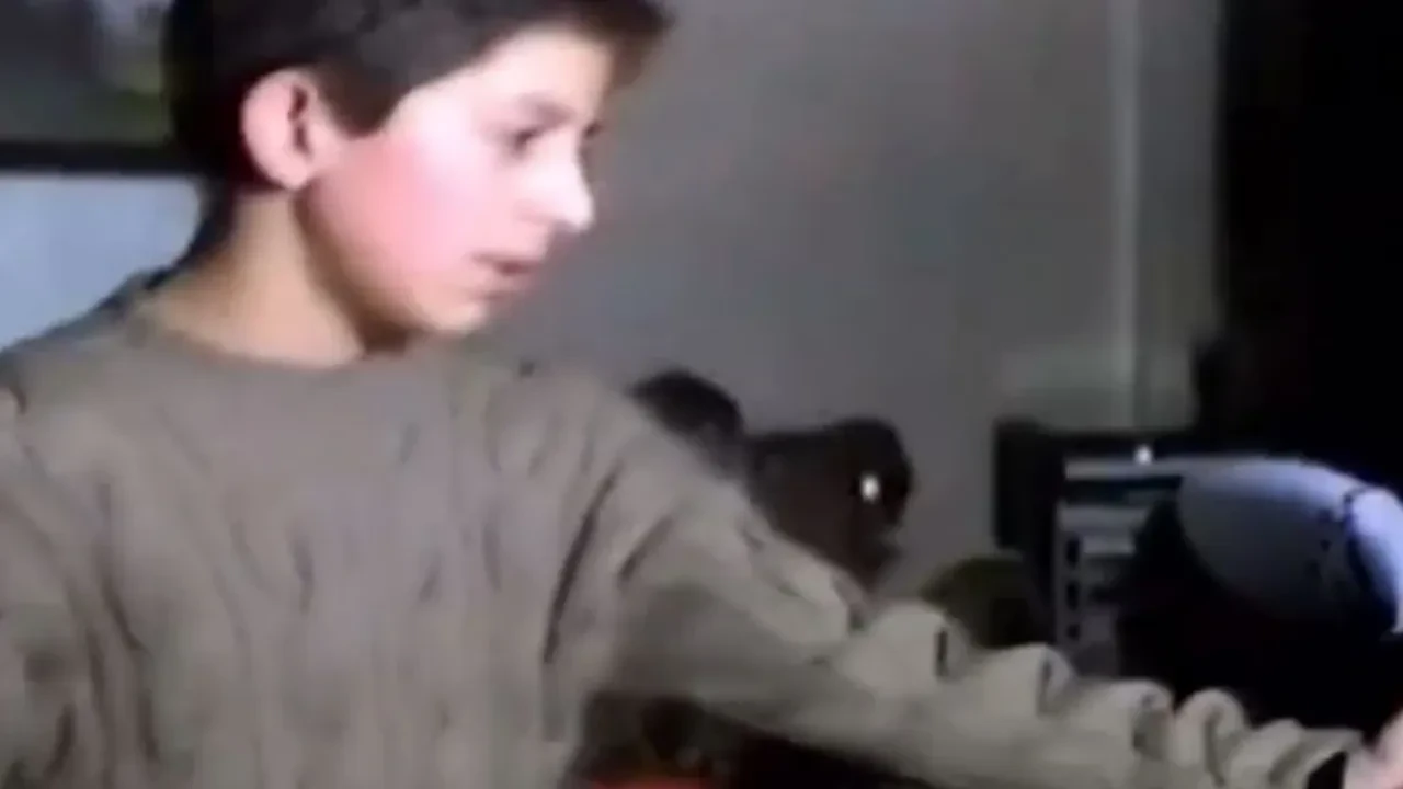 “Cem Yılmaz’ın çocukluk görüntüleri ortaya çıktı! 12 yaşındaki hali şaşırttı” 