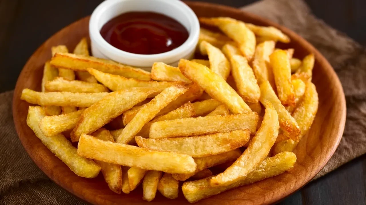 Fast food gibi çıtır patates evde yapılıyor! Gerçek tarifin püf noktası