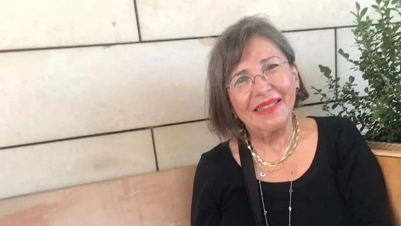 Kanserle savaşan Gül Onat’tan sevenlerini üzen haber! Tekrardan ameliyat oldu