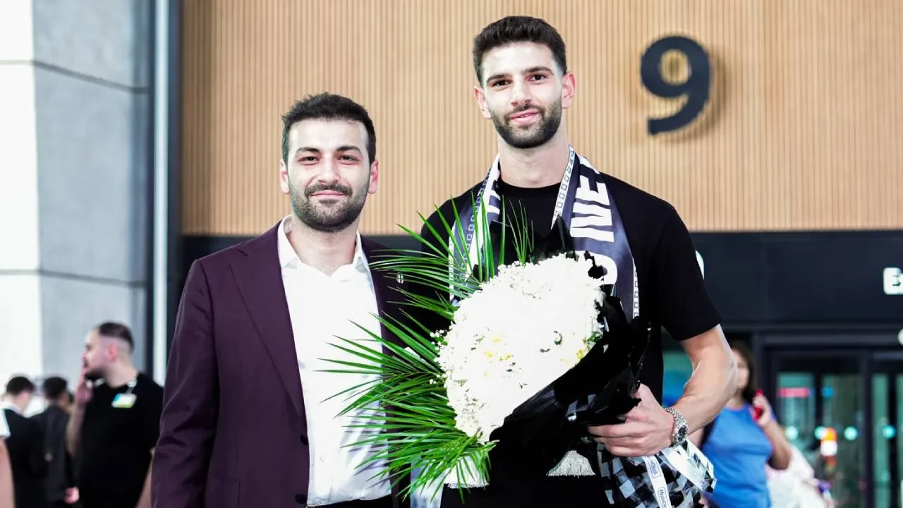 Ümit Akdağ, Beşiktaş için İstanbul'da