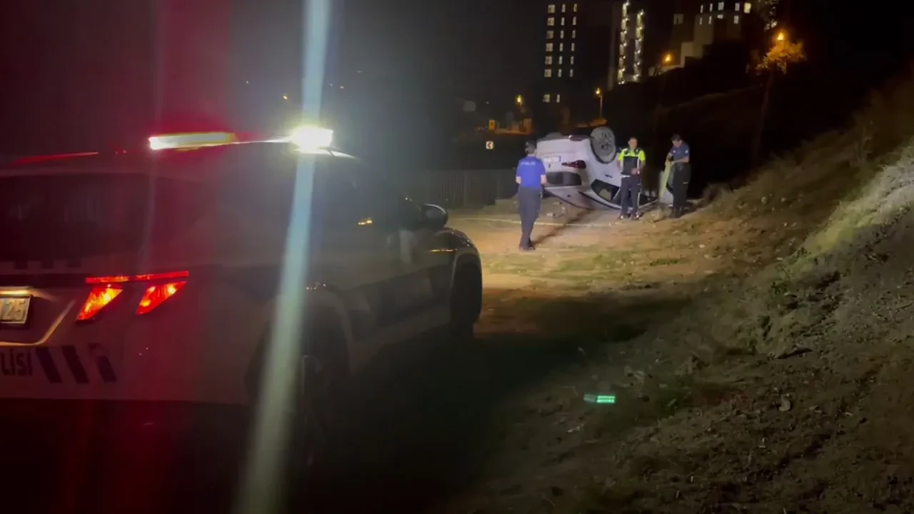 Ümraniye'de otomobil alt yola devrildi: 1 ölü