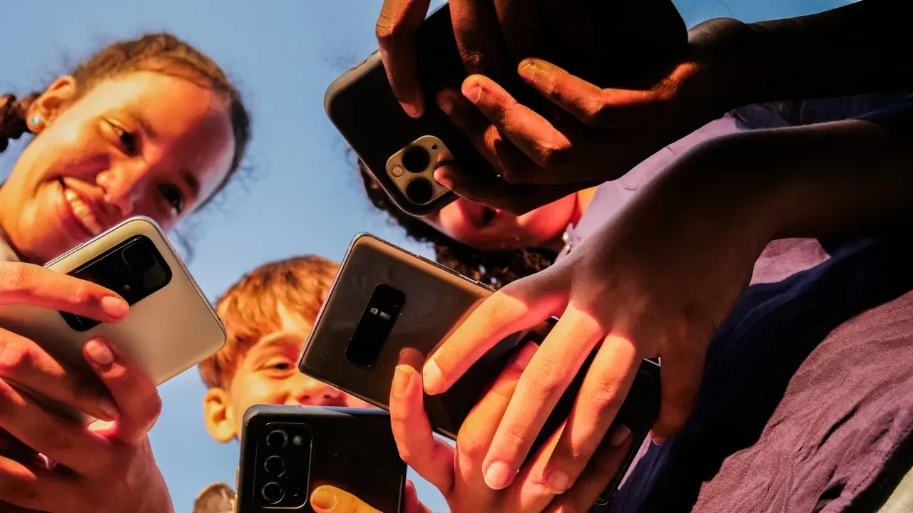 12 yaşında telefon sahibi olan çocuklarda yeni tehlike! Uzman isim ailelere seslendi