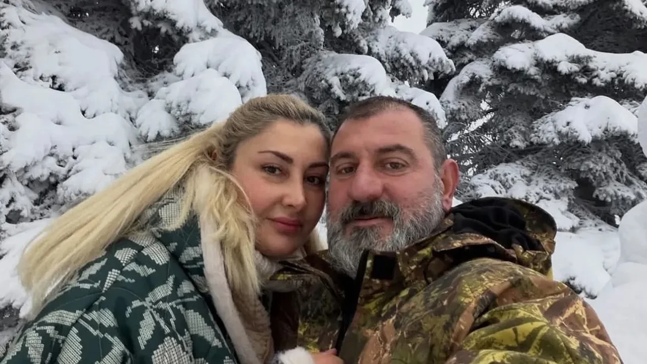 Atik Ailesi Burcu Atik kimdir? Burcu Atik ve Özgür Atik aslen nereli? Atik Ailesi aylık ne kadar kazanıyor? Atik Ailesi ne iş yapıyor?