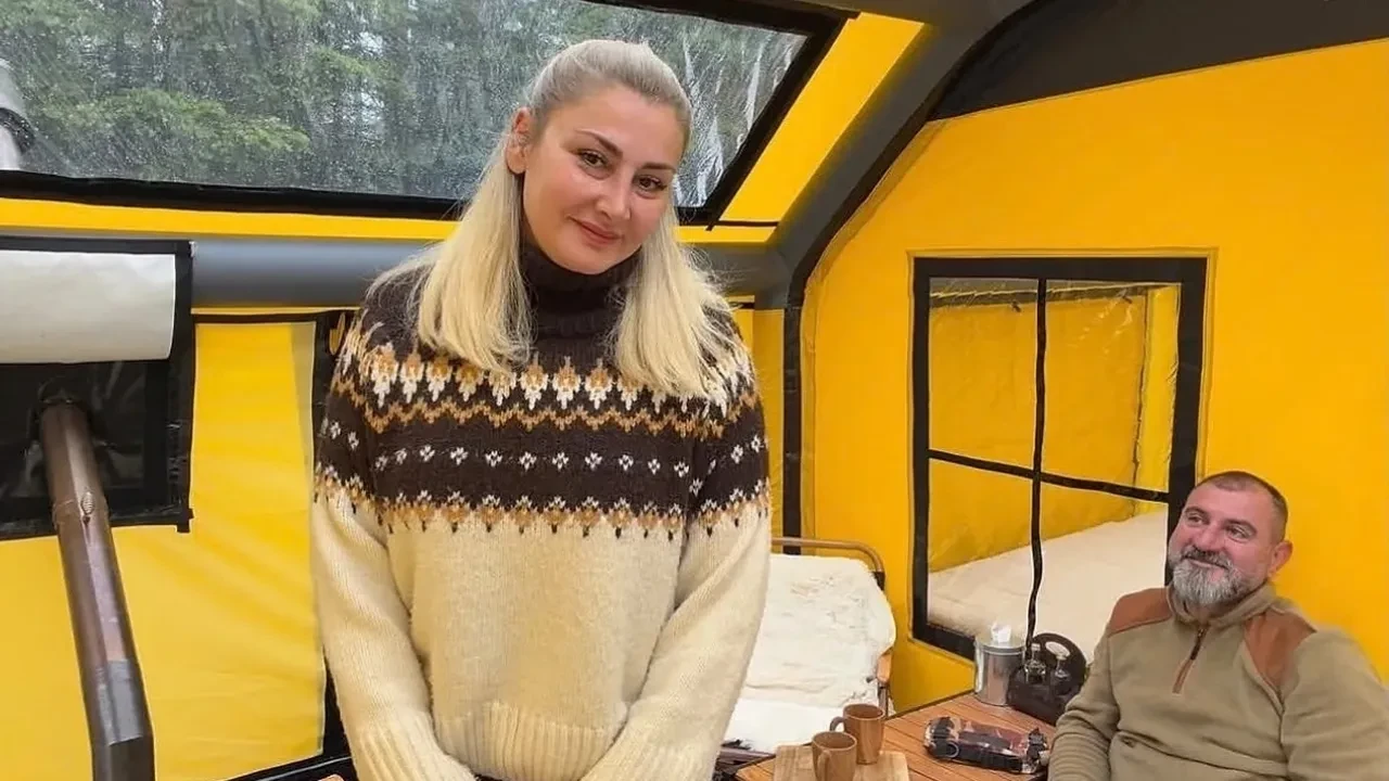 Atik Ailesi Burcu Atik kimdir? Burcu Atik ve Özgür Atik aslen nereli? Atik Ailesi aylık ne kadar kazanıyor? Atik Ailesi ne iş yapıyor?