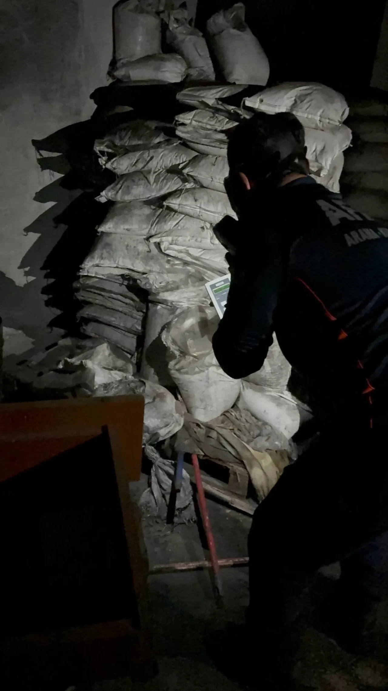 Bartın'da film gibi operasyon! 8 ton titanyum bulundu, 800 bin dolara satılacaktı
