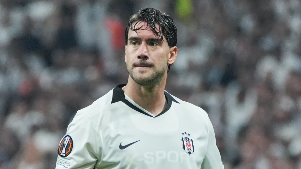 Beşiktaş'ta Vlahovic gelişmesi! Sırp golcüyle ilgili açıklama geldi
