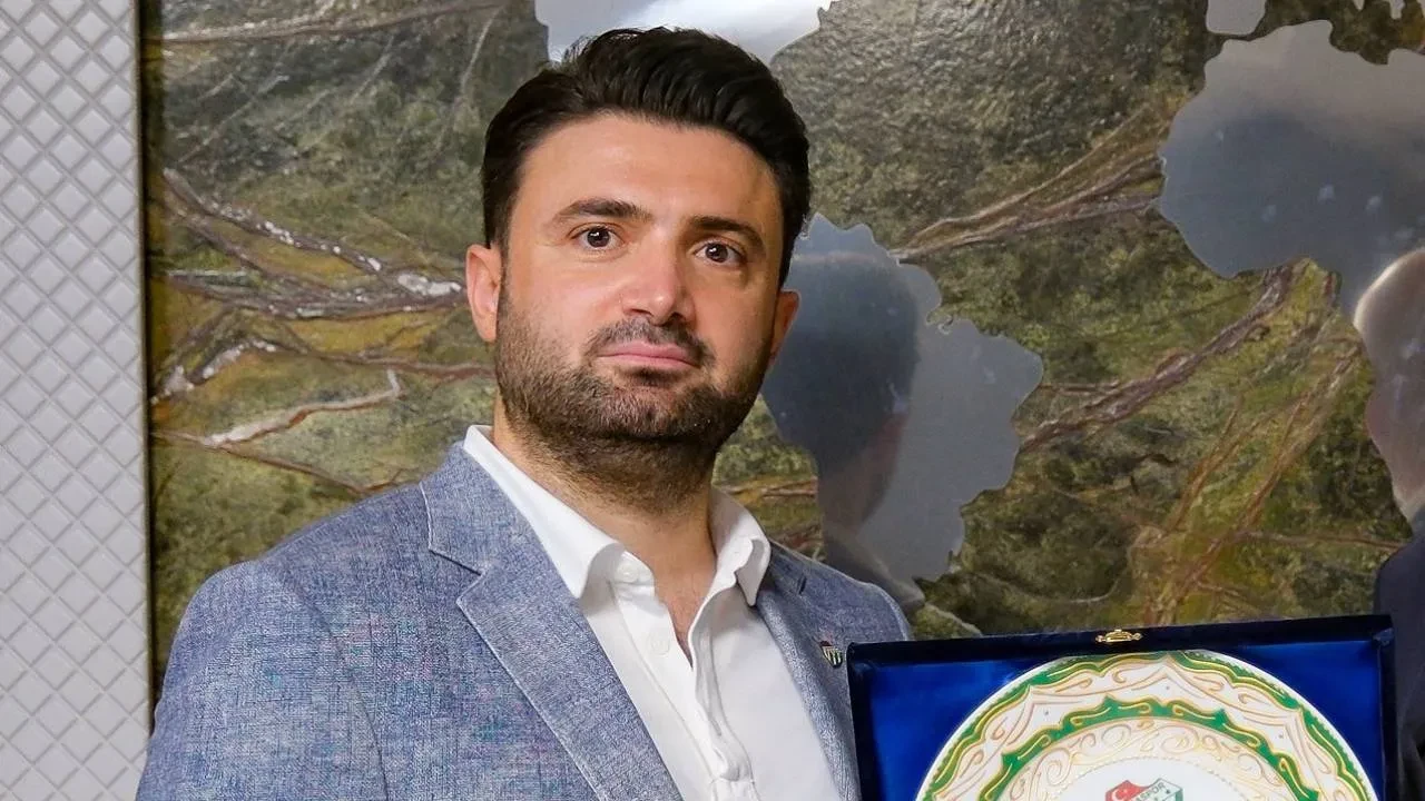 Bursaspor Başkanı Enes Çelik'ten bahis soruşturmasıyla ilgili açıklama! "Bursaspor'un itibarına zarar verecek hiçbir eylemin içerisinde bulunmadım"