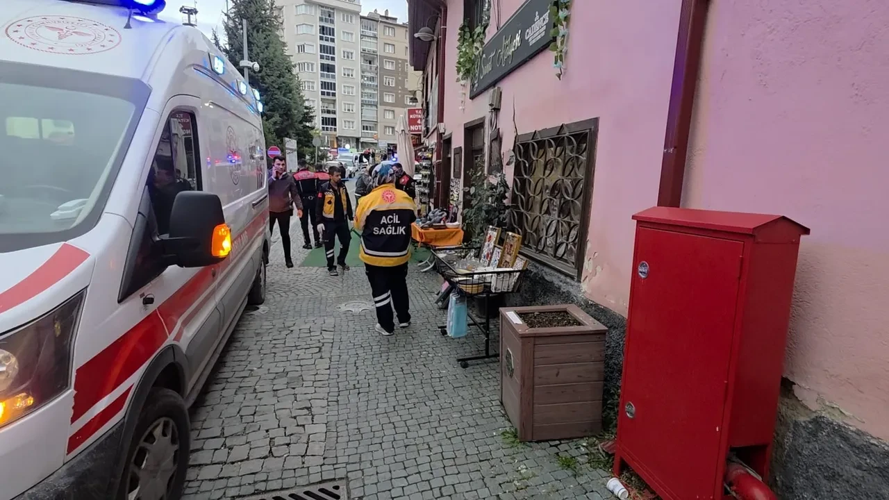 Büyü iddiası cinayete yol açtı! 2 çocuk annesi bıçaklanarak öldürüldü